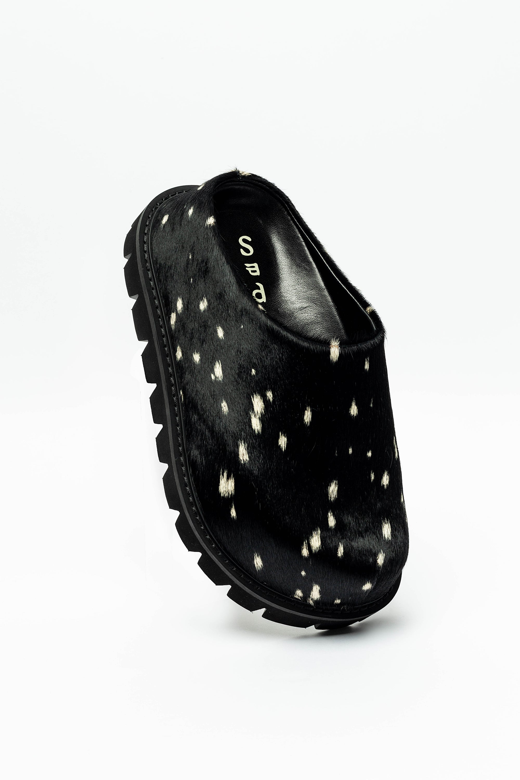 ROAM BLACK PONY