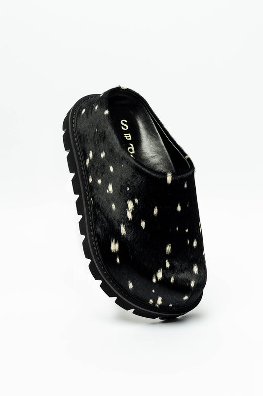 ROAM BLACK PONY