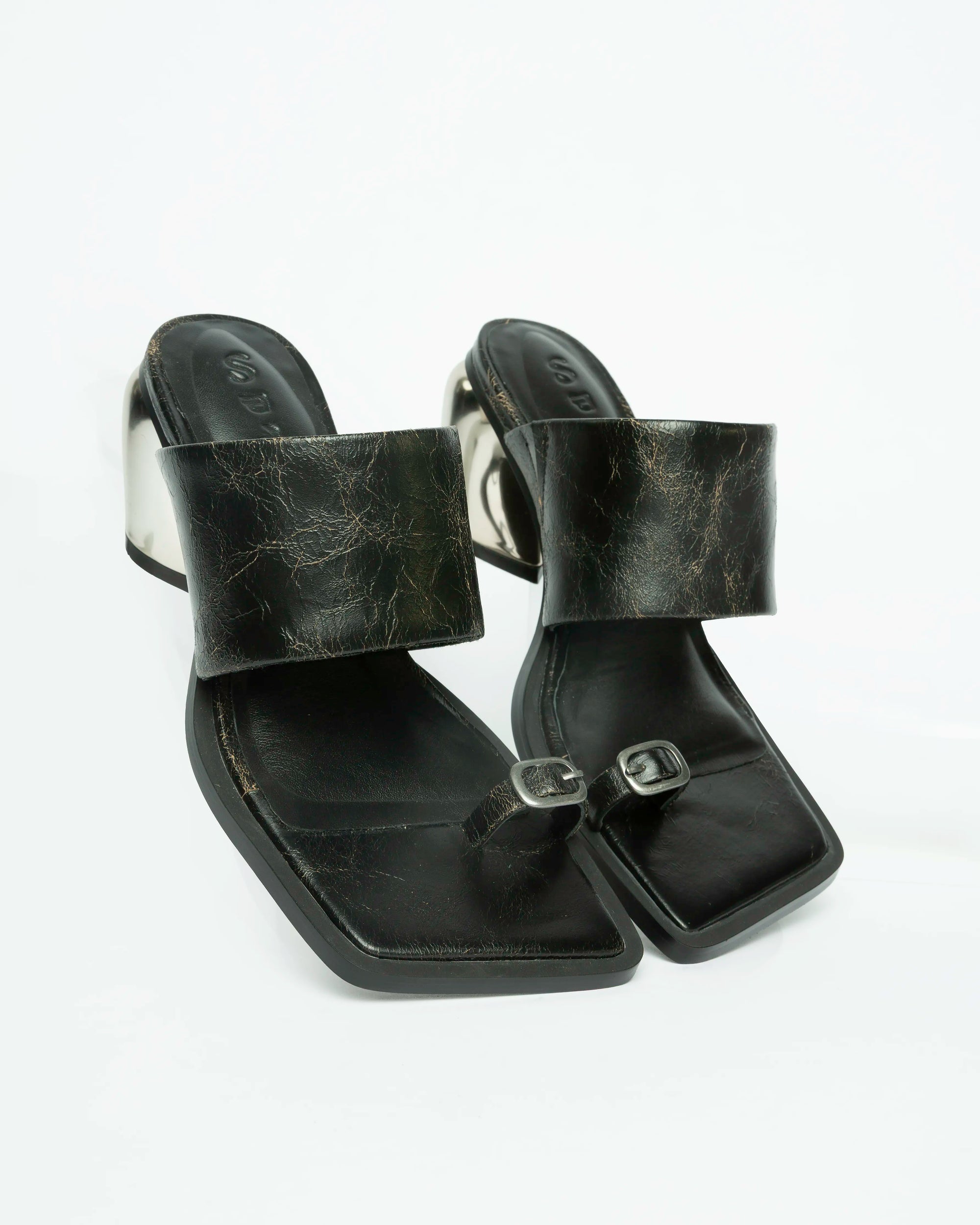 SIA BLACK DISTRESSED