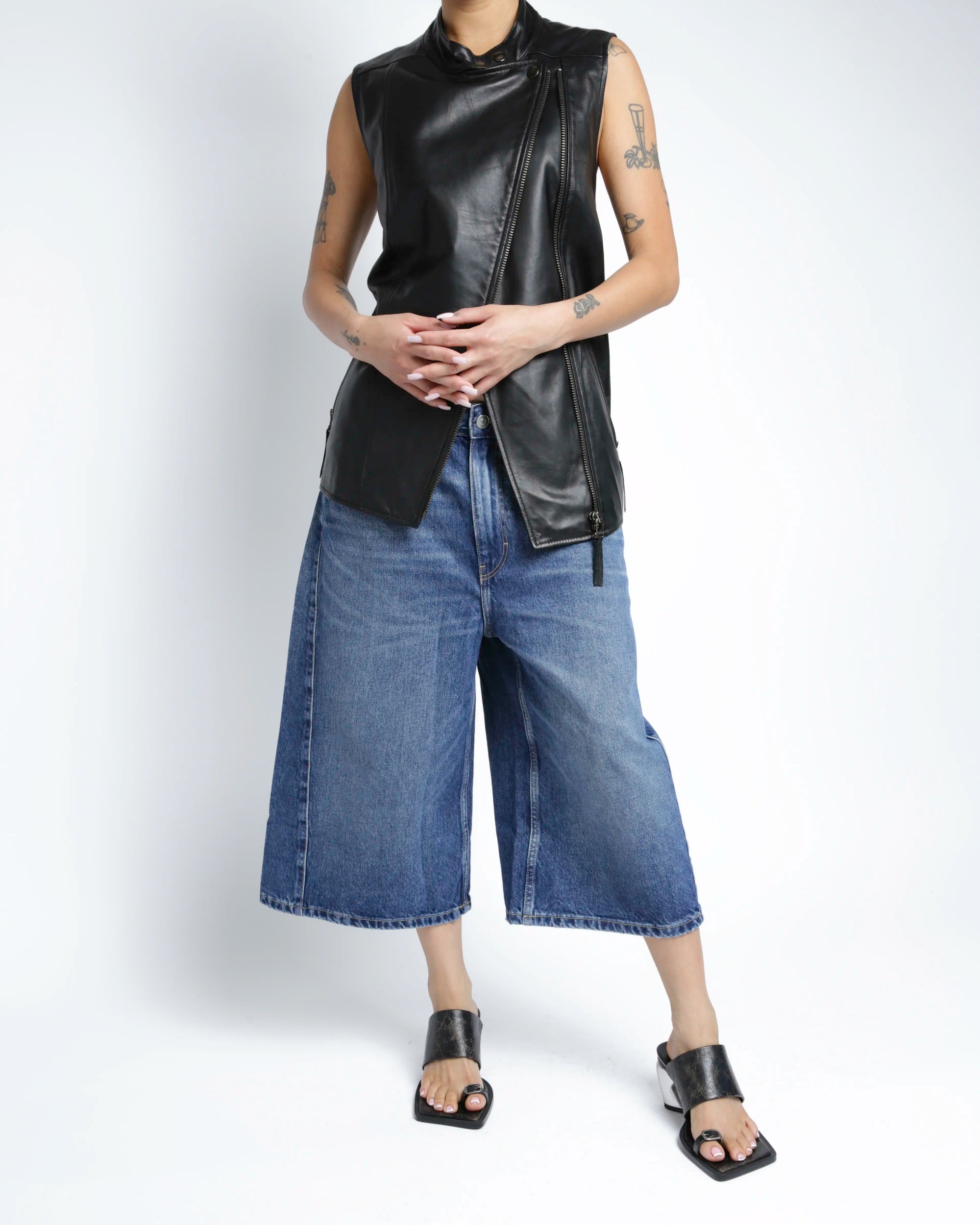 SIA BLACK DISTRESSED